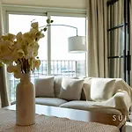 Chic Bright One Bedroom Suite