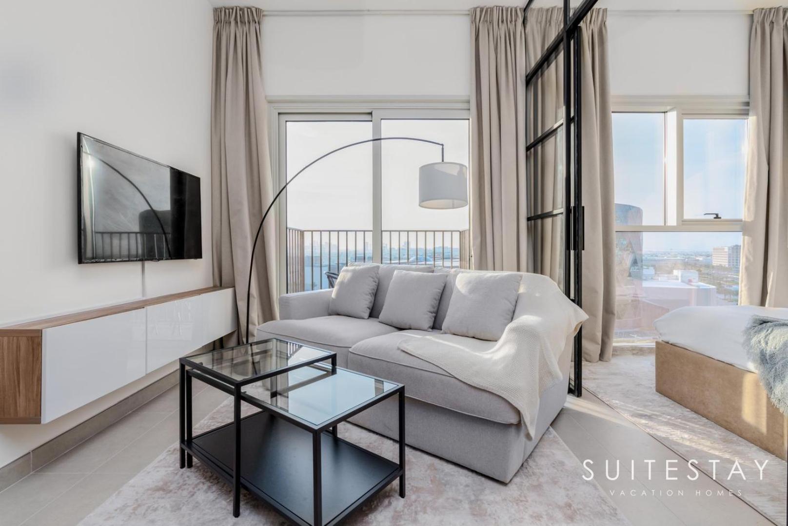 Chic Bright One Bedroom Apartment Dubai
